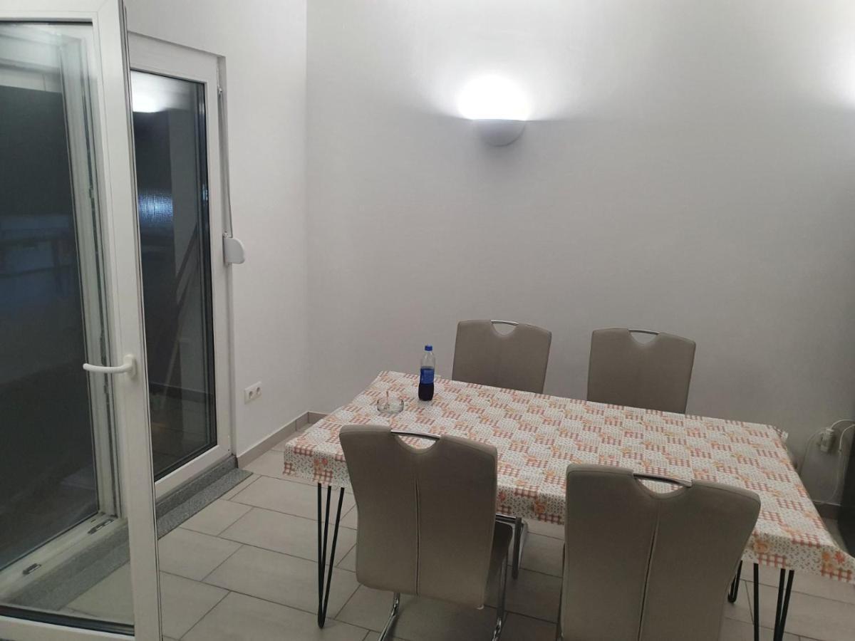 Apartman Telalovic Nečujam Exterior foto